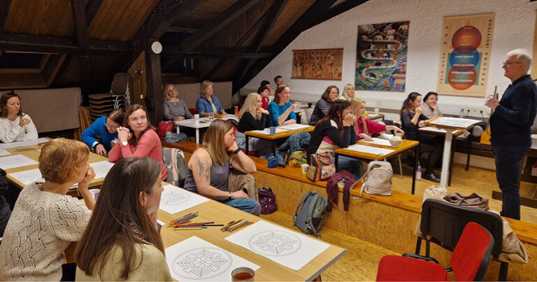 Predavanje z delavnico: Mandala in pot individuacije – Filozofija in psihologija duše 2 Mandala 1
