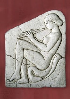 nova-akropola-igralka-na-piscal