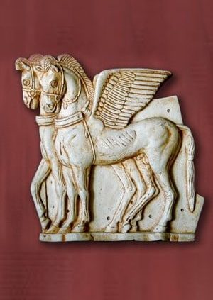 nova-akropola-krilata-konja